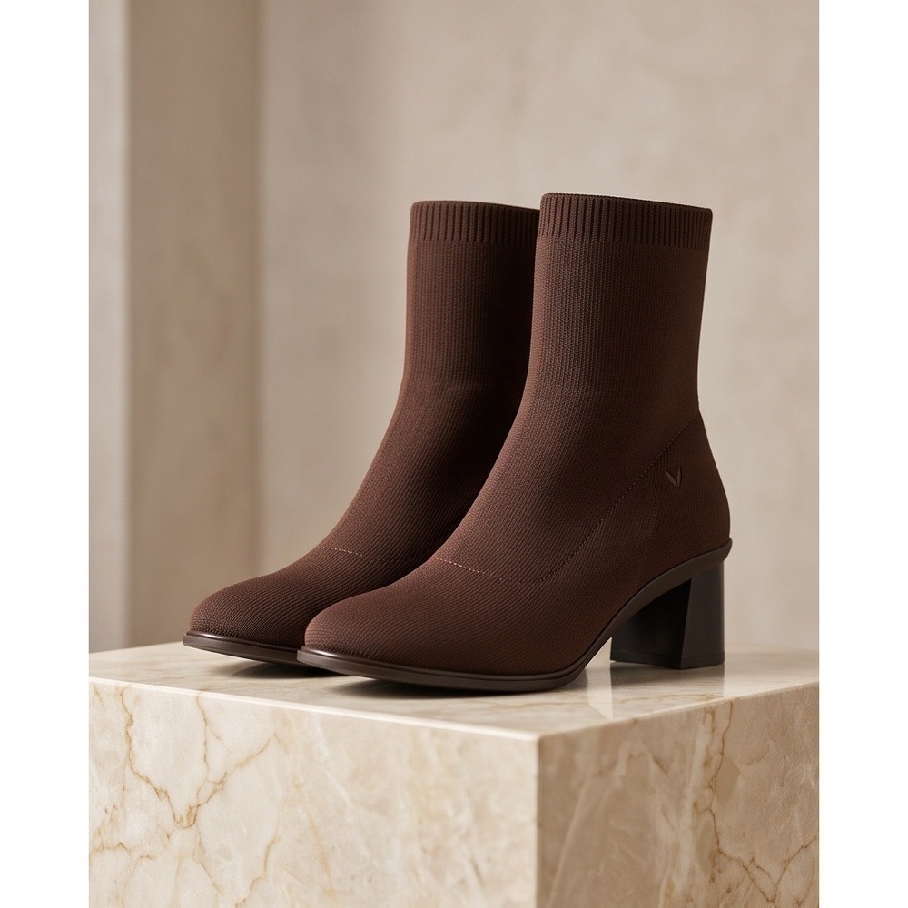 VIVAIA 7.5 Julie Pro Round Toe Knit Ankle Boot Chocolate Brown Block Heel NEW